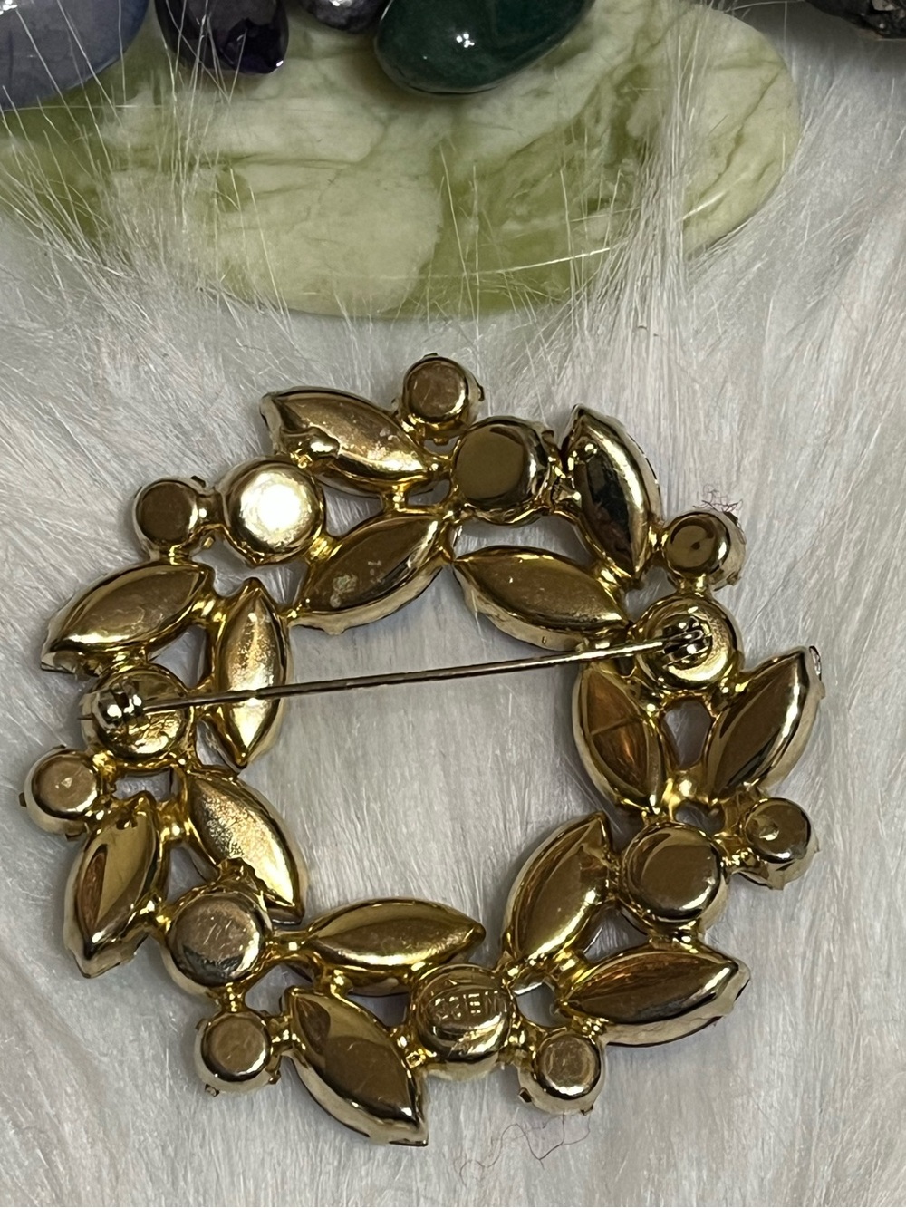 Large Weiss Rhinestone Brooch - Picture 4 of 9